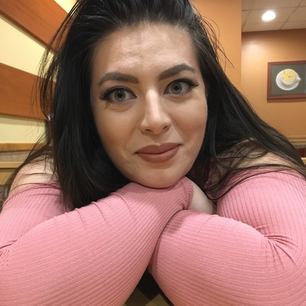 Meet your Posher, Daniela